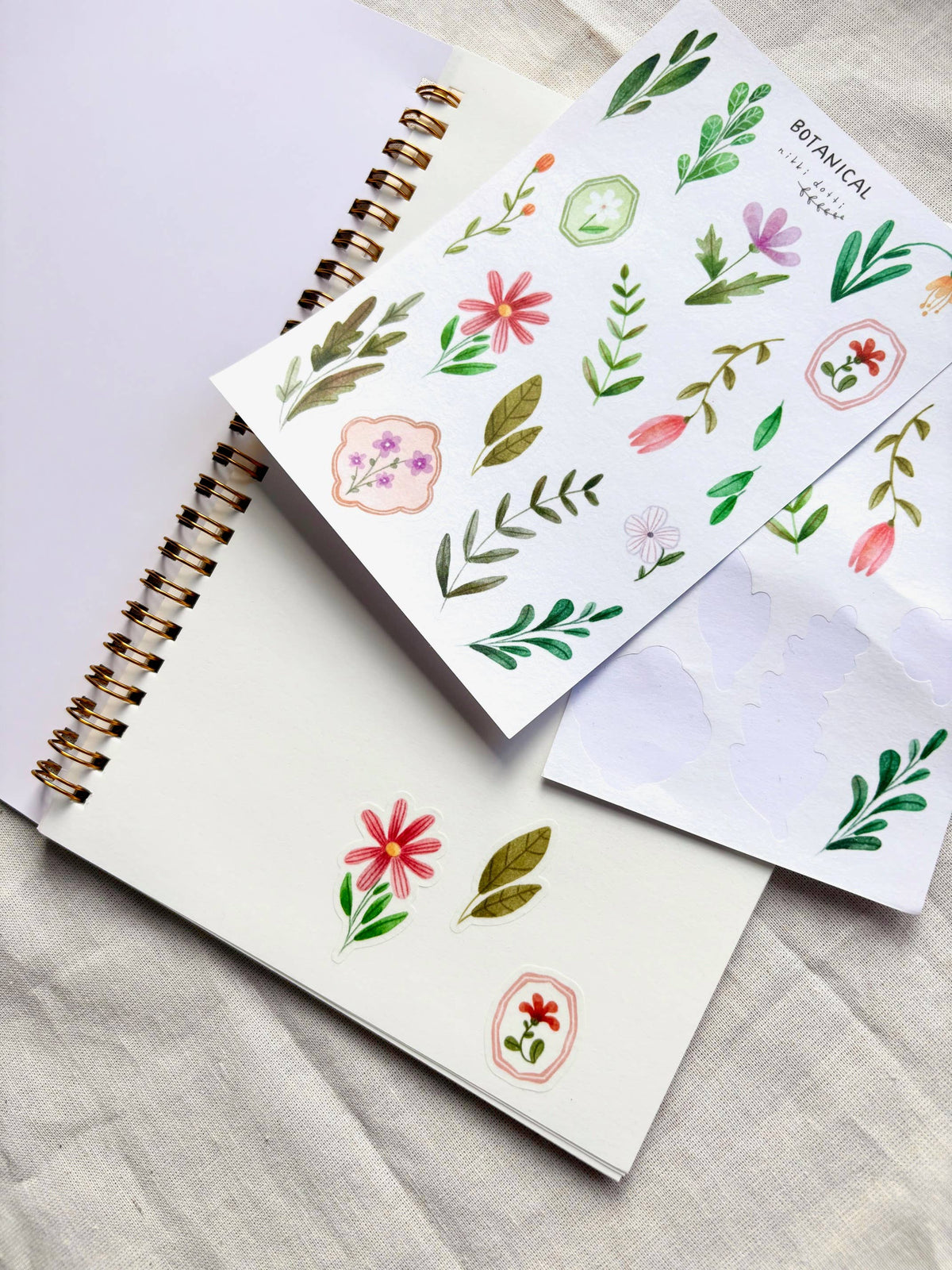 Nikki Dotti - Cuaderno para Pegatinas