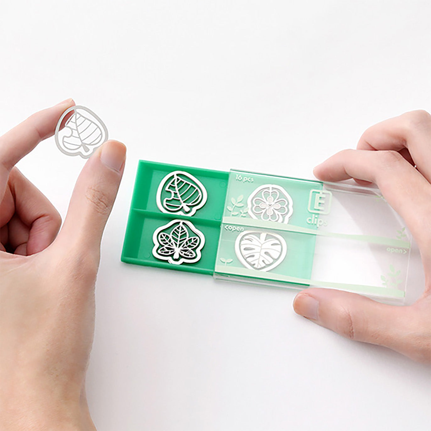 Midori - Set 16 clips acero grabados - Hojas