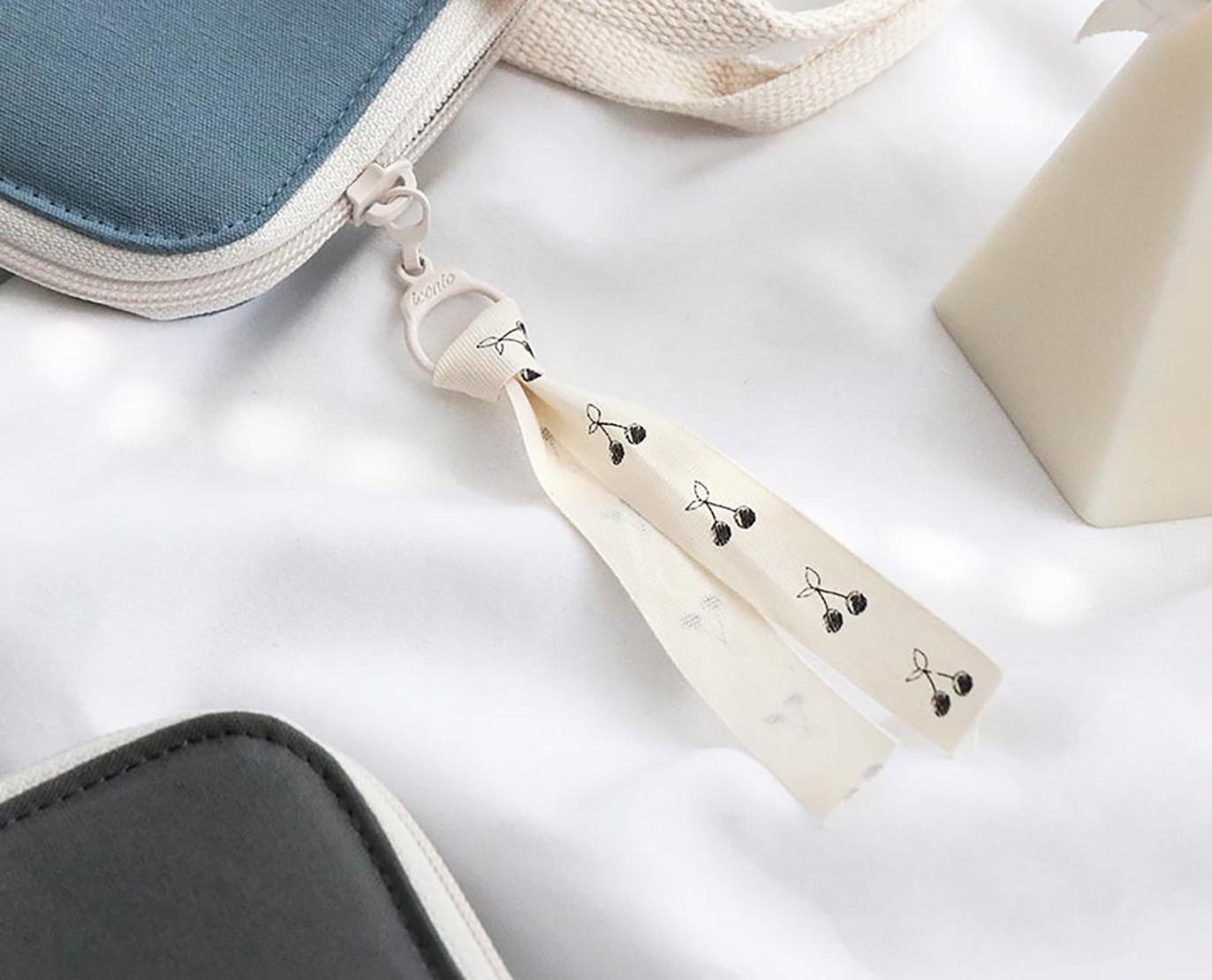 ICONIC - Funda para portátil A4 (13 pulgadas) - Lavender - Cottony