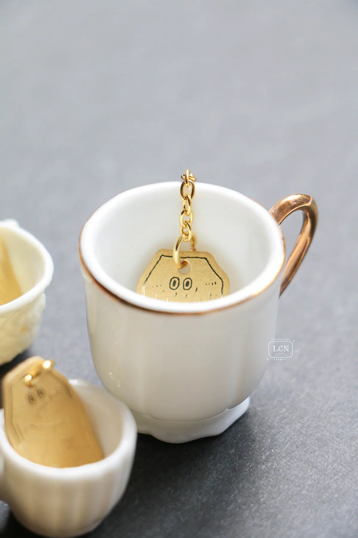 LCN - Colgante de Latón Sorpresa - Brass Charm BLIND BOX (varios modelos)