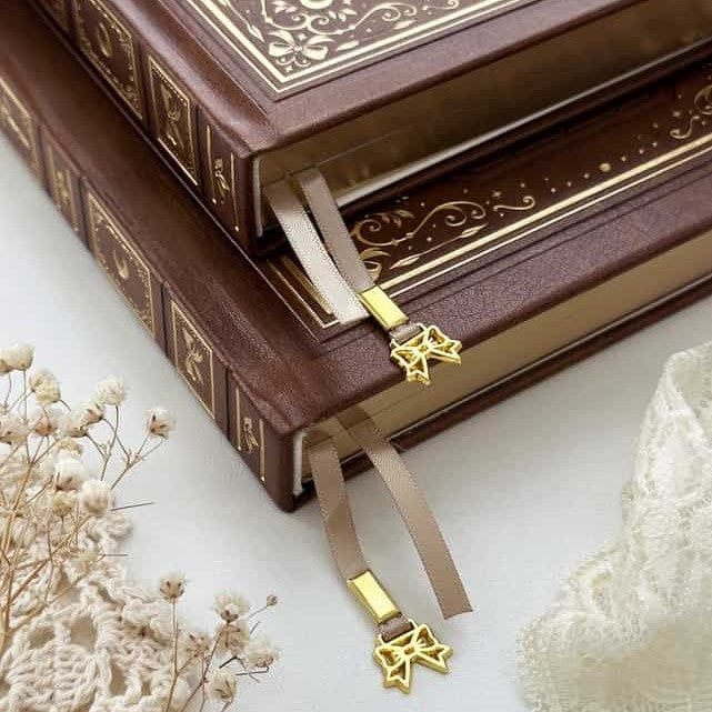 Leela Journals - Cuaderno B5 Puntos - Libro hechizos y rosas