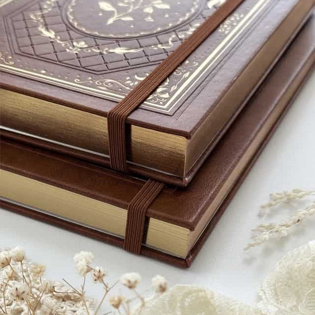 Leela Journals - Cuaderno B5 Puntos - Libro hechizos y rosas