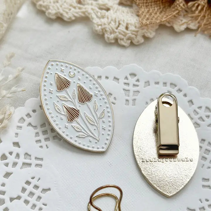Leela Journals - Pinza Clip Esmaltado - Mushroom Almond Shaped