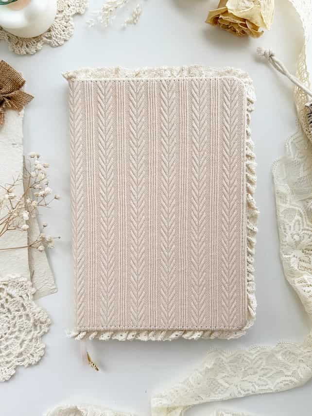 Leela Journals - Cuaderno A5 Puntos - Rosa con Encaje