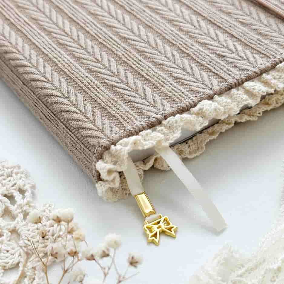 Leela Journals - Cuaderno A5 Puntos - Marrón con Encaje