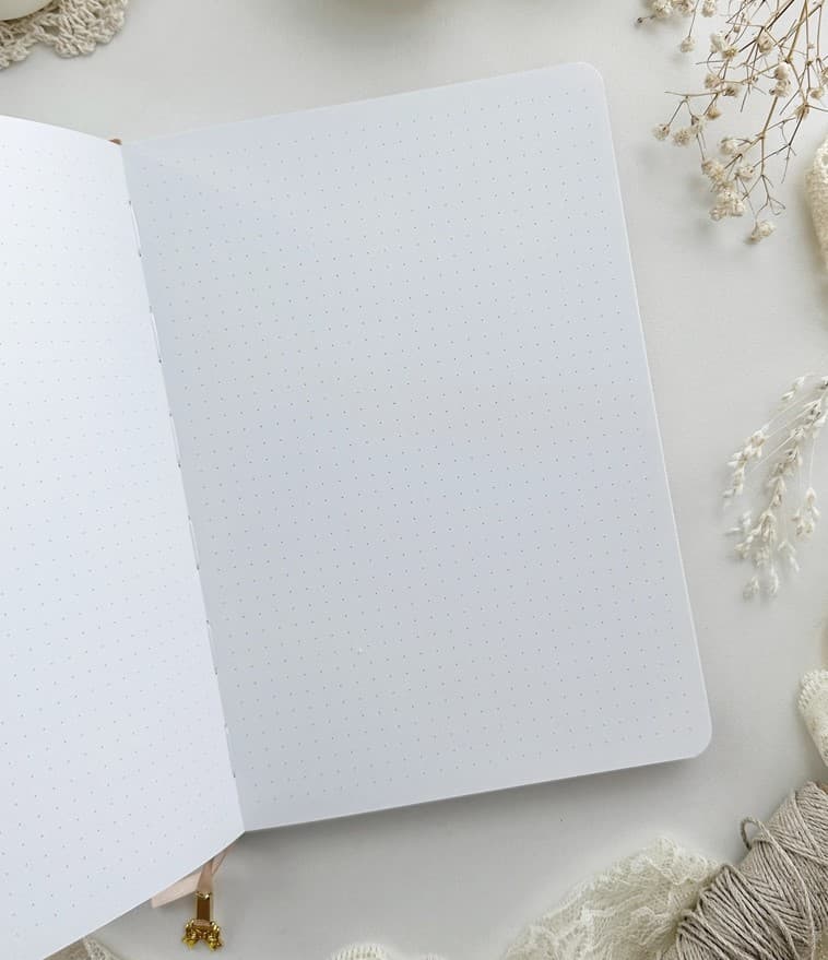 Leela Journals - Cuaderno A5 Puntos - Marrón con Encaje