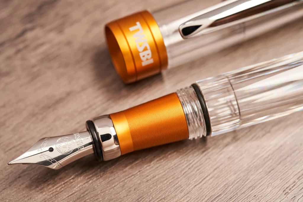 TWSBI - Pluma Estilográfica Diamond 580 ALR - Sunset Yellow