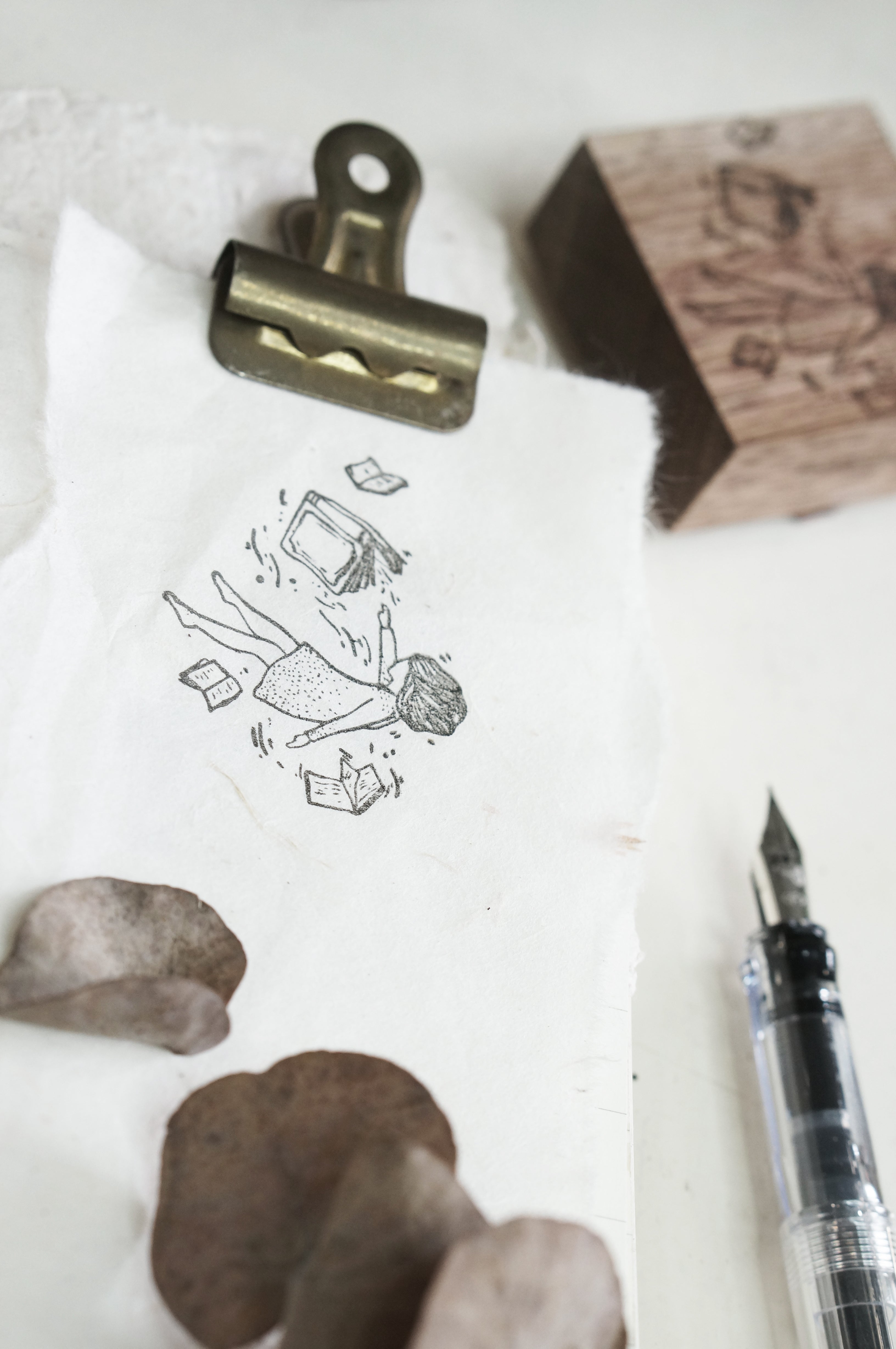 Black Milk Project - Sello de madera - Floating Stories - Pages of me