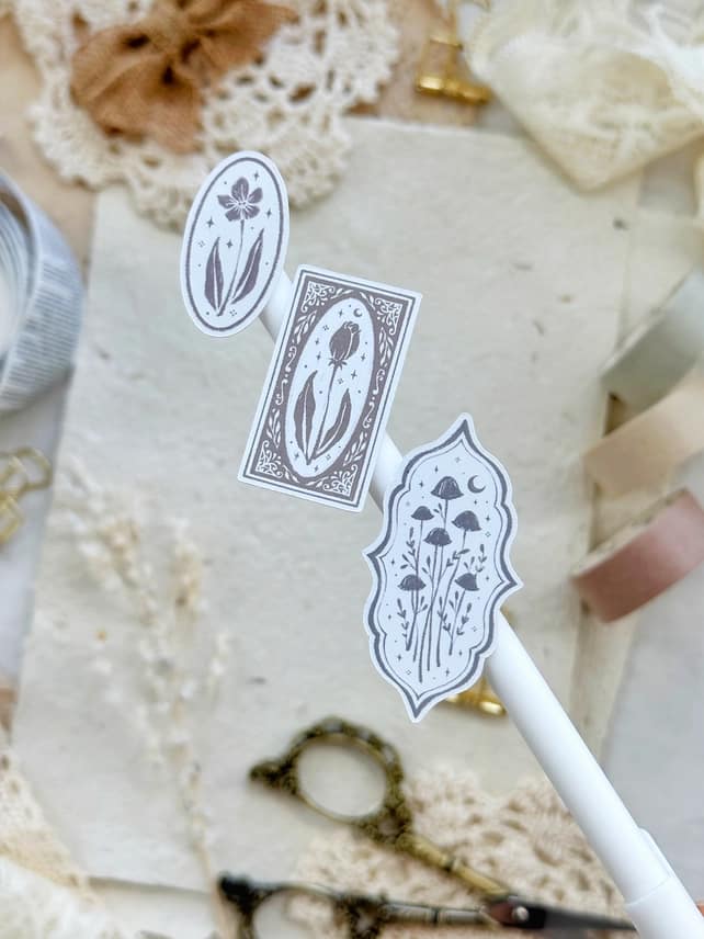 Leela Journals - Hoja de Pegatinas - Monochrome Stamps Pastel