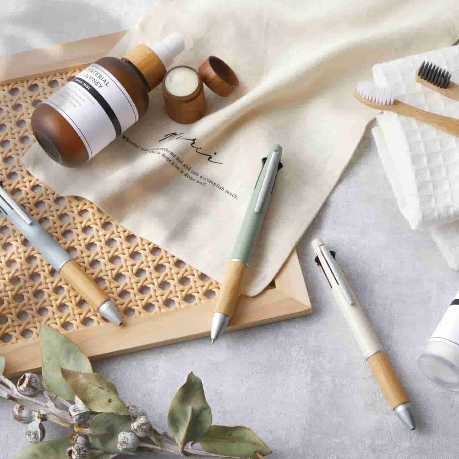 Mitsubishi Uni - Bolígrafo multifunción 4&1 - Beige - Jetstream BAMBOO