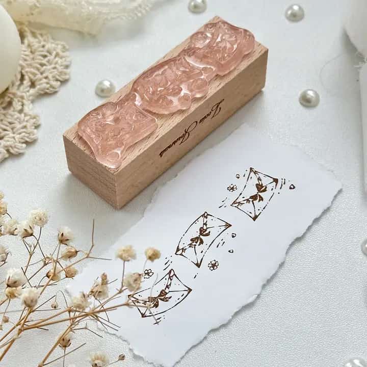 Leela Journals - Sello de madera - Cartas de amor voladoras