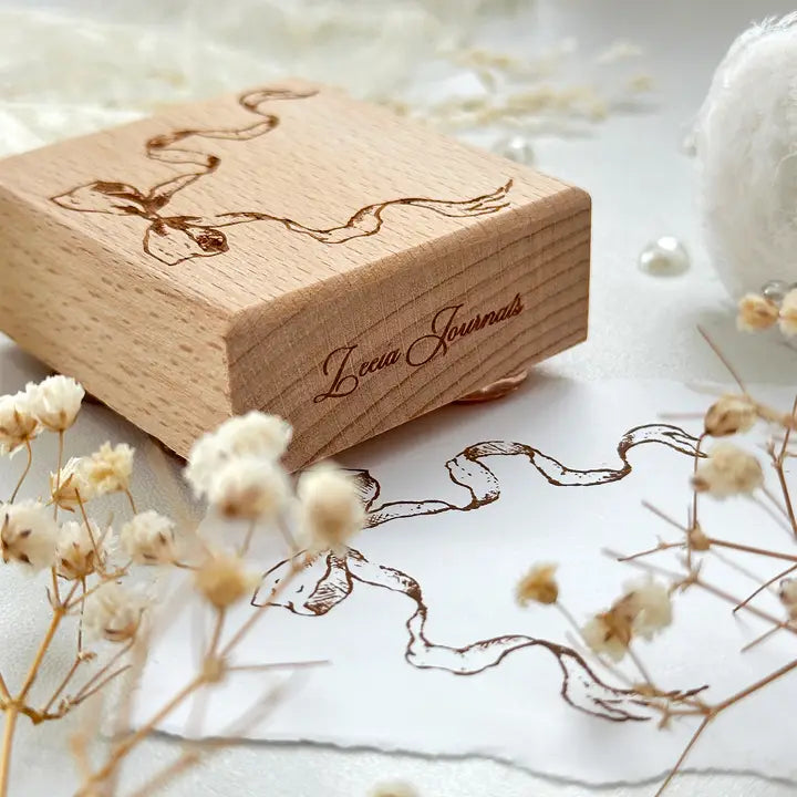 Leela Journals - Sello de madera - Lazo de princesa