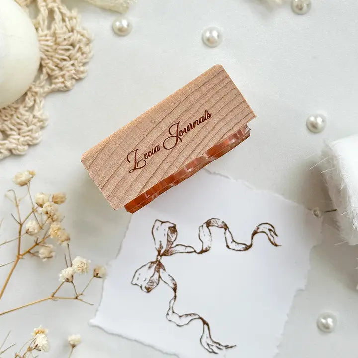 Leela Journals - Sello de madera - Lazo de princesa