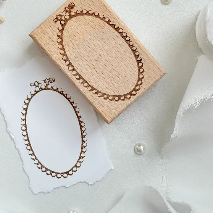 Leela Journals - Sello de madera - Marco bordado perlas