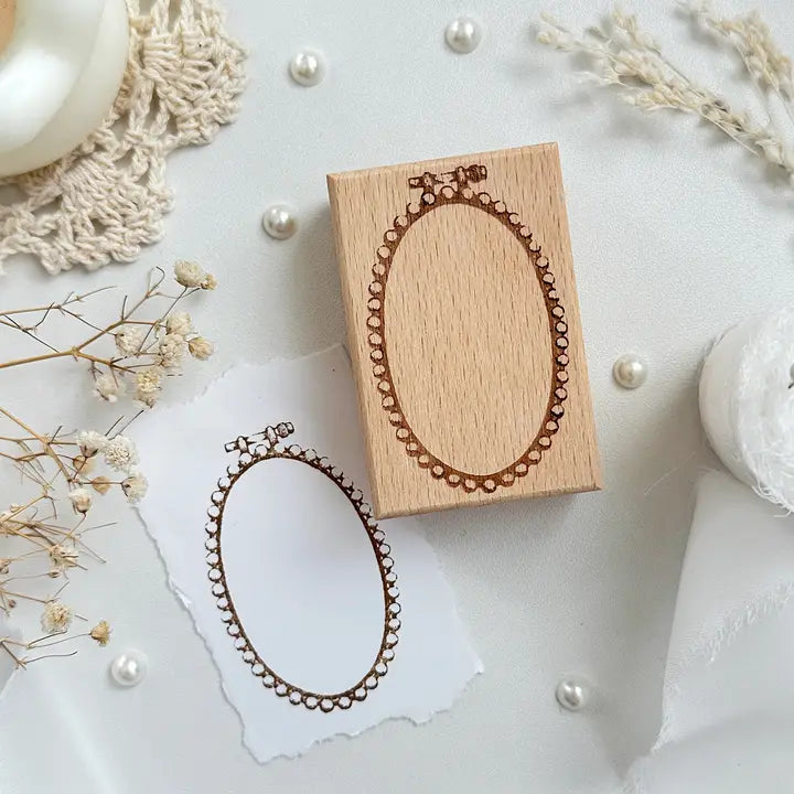 Leela Journals - Sello de madera - Marco bordado perlas