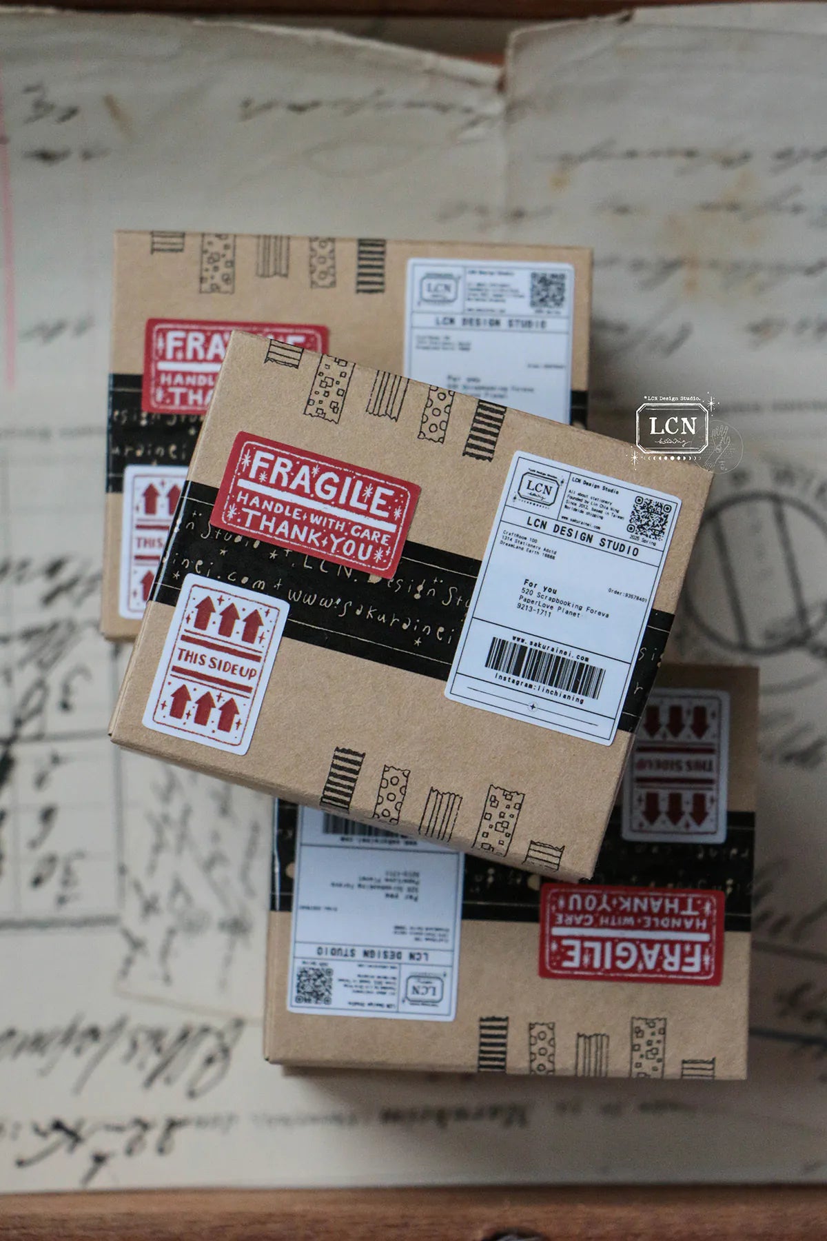 LCN - Cajita de Pegatinas - Sticker Club - A box full of joy