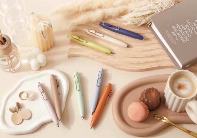 Mitsubishi Uni - Bolígrafo 0.38 mm Negro - Sabon - UniBall One P - Bath Bomb