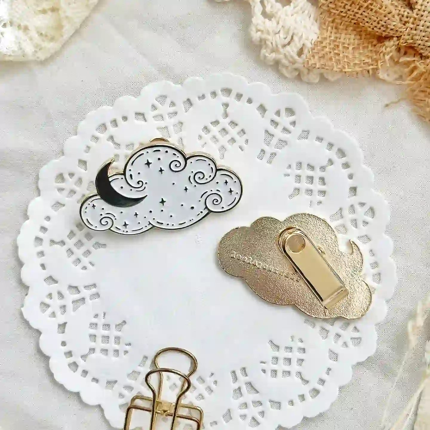 Leela Journals - Pinza Clip Esmaltado - Cloud