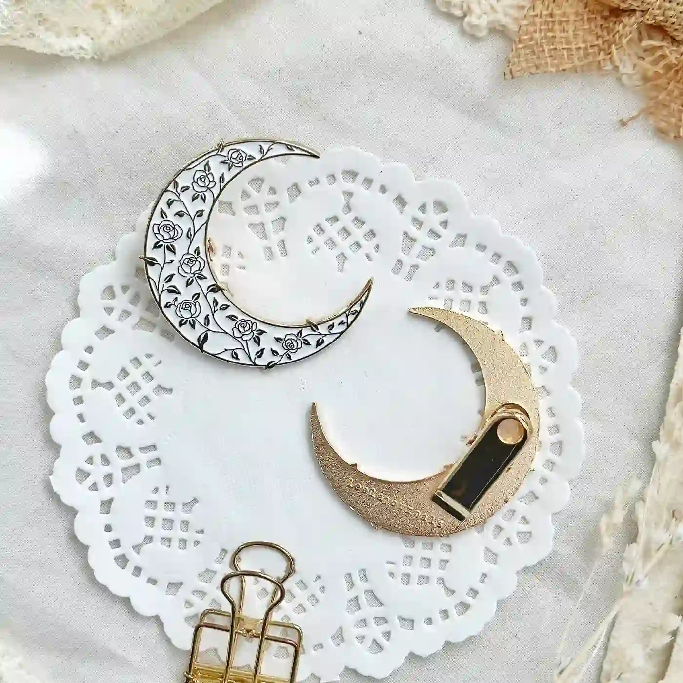 Leela Journals - Pinza Clip Esmaltado - Rose Moon