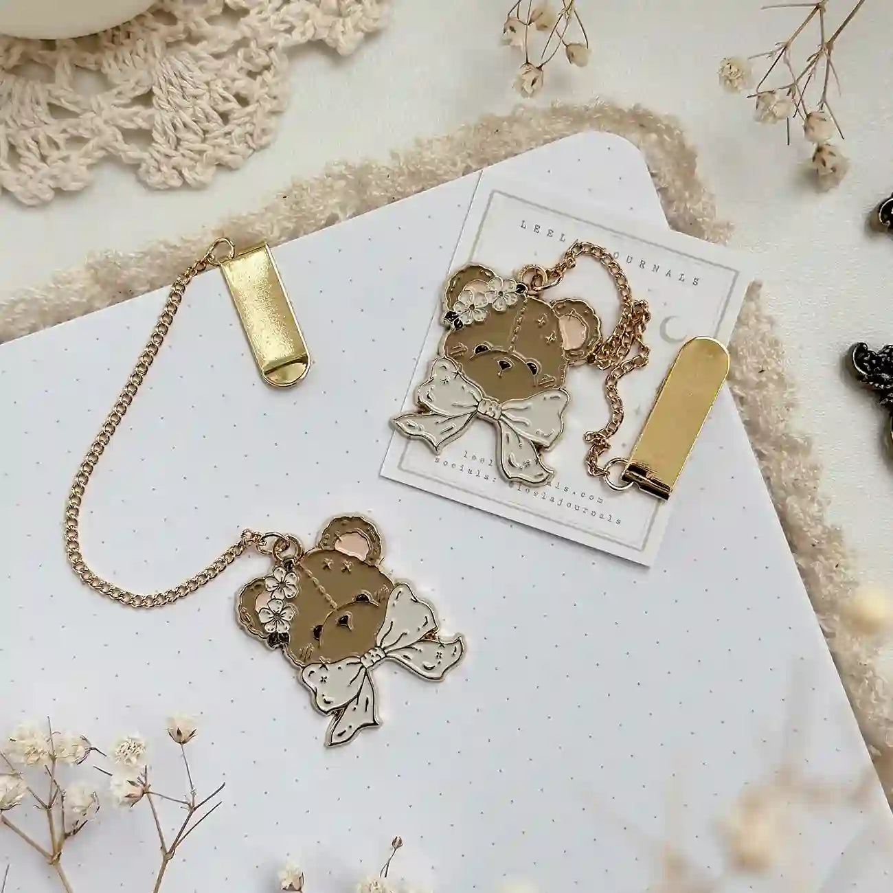 Leela Journals - Marcapáginas esmaltado - Teddy Bear