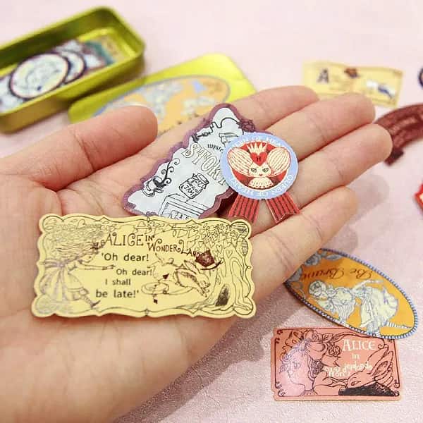 Shinzi Katoh - Lata de pegatinas 30ud - White Rabbit