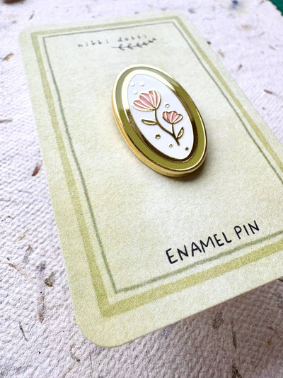 Nikki Dotti - Pin Esmaltado - Flores