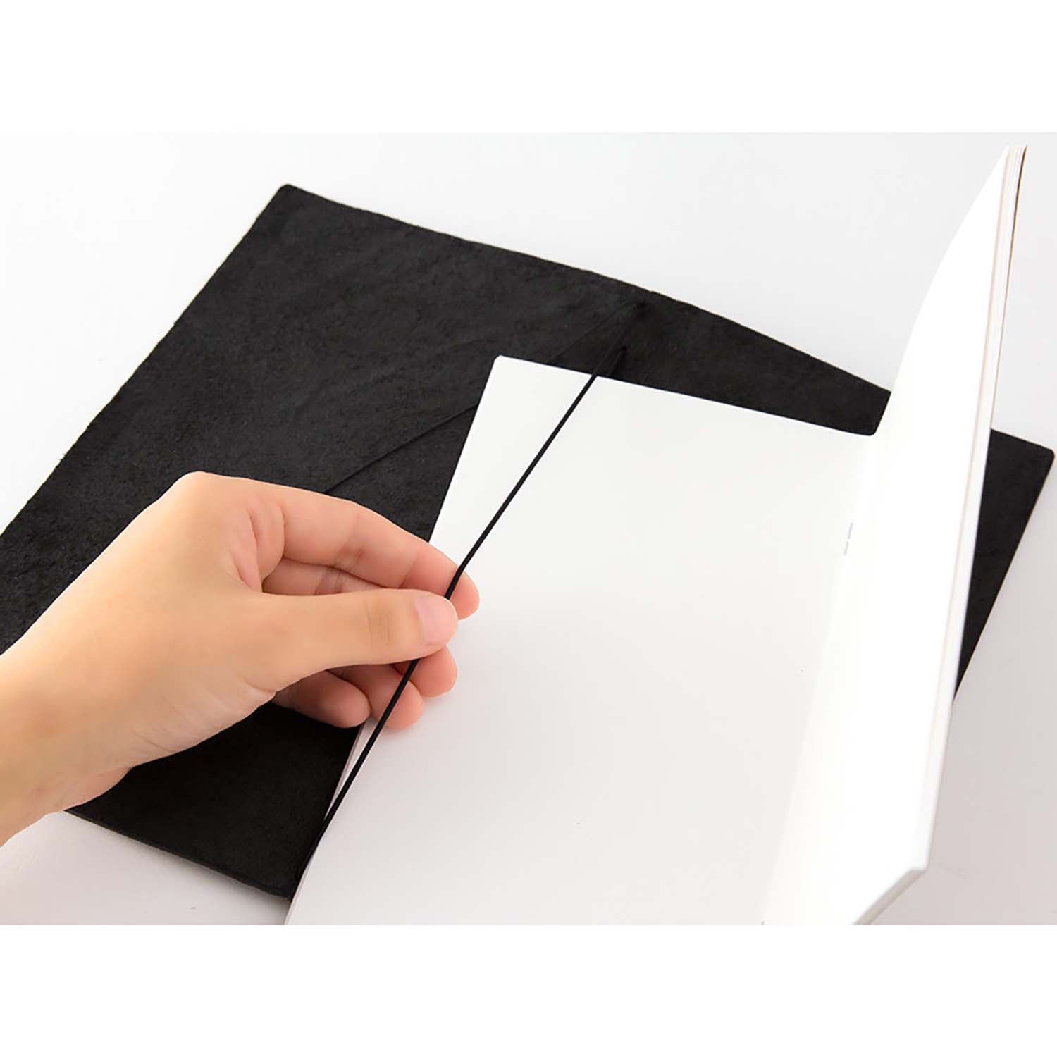 Traveler's Company - Traveler's Notebook Regular Black - Starter Kit
