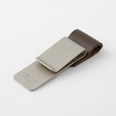 Traveler's Company - Sujeta Bolis Brown - Pen Holder M