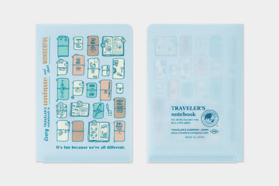 Traveler's Company - Carpeta Clear Folder 2027 - PASSPORT Size