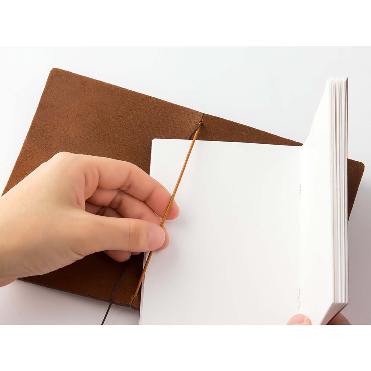 Traveler's Company - Traveler's Notebook Passport Camel - Starter Kit