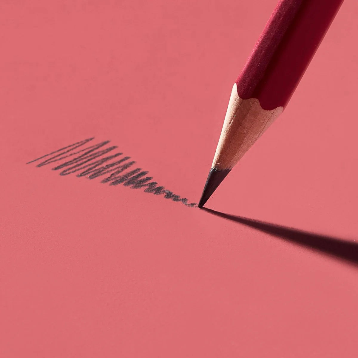 Blackwing Matte Red – Caja 12 uds Lápiz – Grafito Suave (4B)
