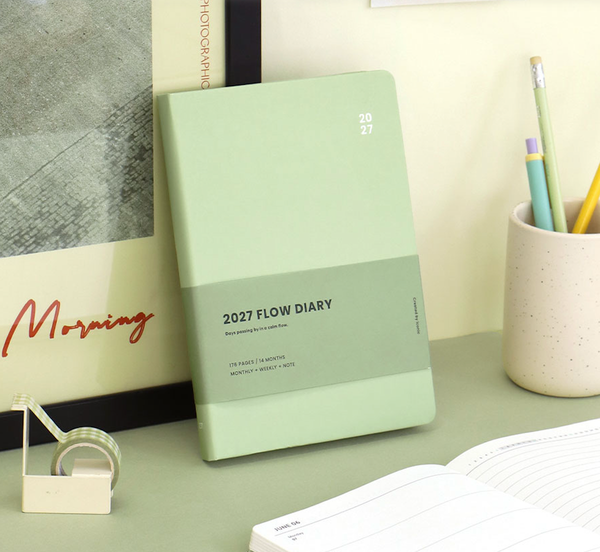 Iconic - Agenda Anual 2027 - Semana Vista - Flow Diary - Pistachio