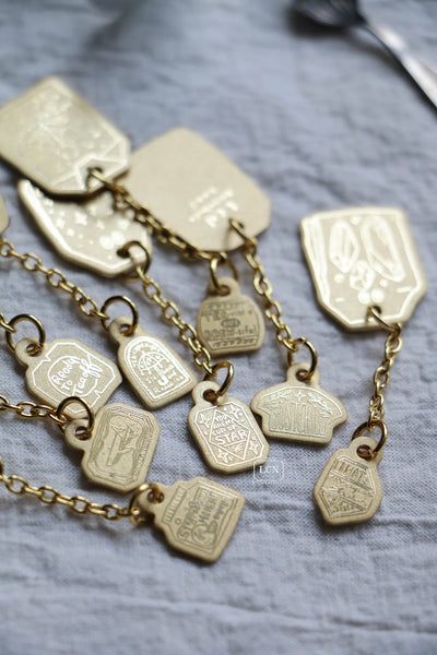 LCN - Colgante de Latón Sorpresa - Brass Charm BLIND BOX (varios modelos)