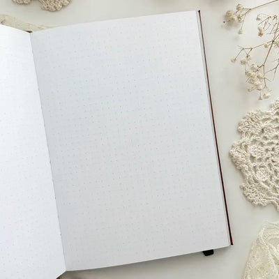 Leela Journals - Cuaderno B5 Puntos - Libro hechizos y rosas
