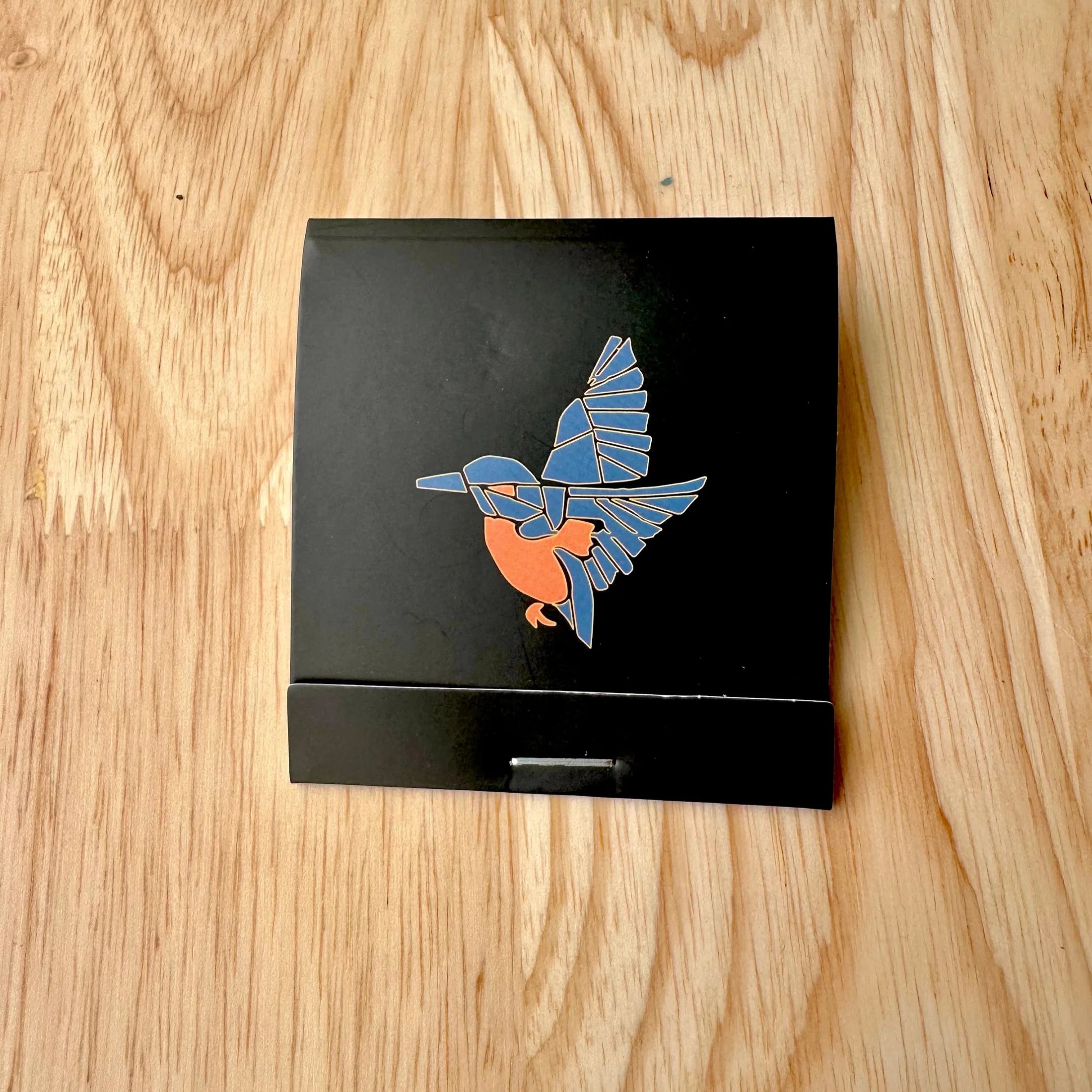 EsterBrook x BUNGUBOX - Pin Esmaltado - Kingfisher Edition Lapel Pin