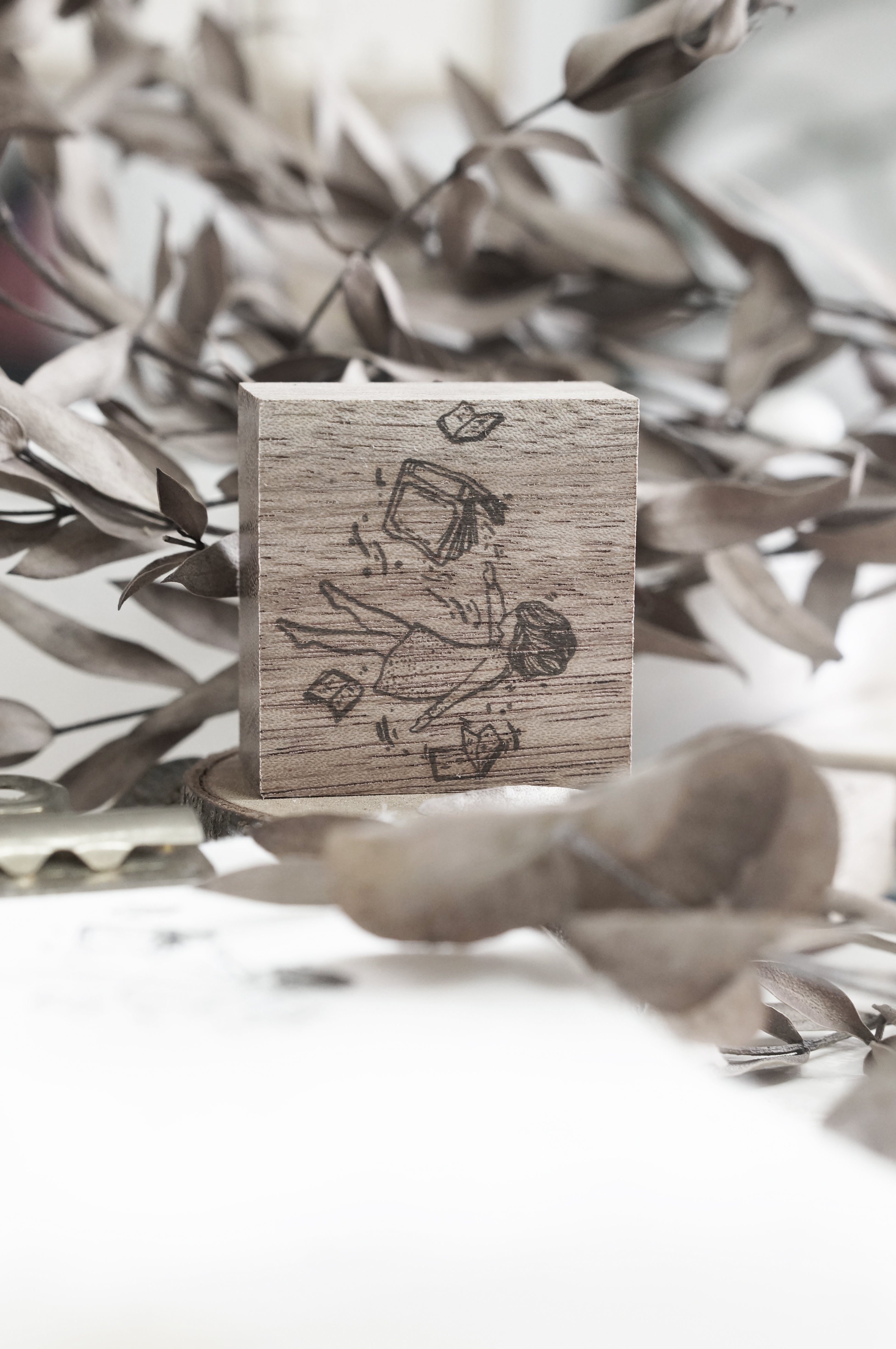 Black Milk Project - Sello de madera - Floating Stories - Pages of me