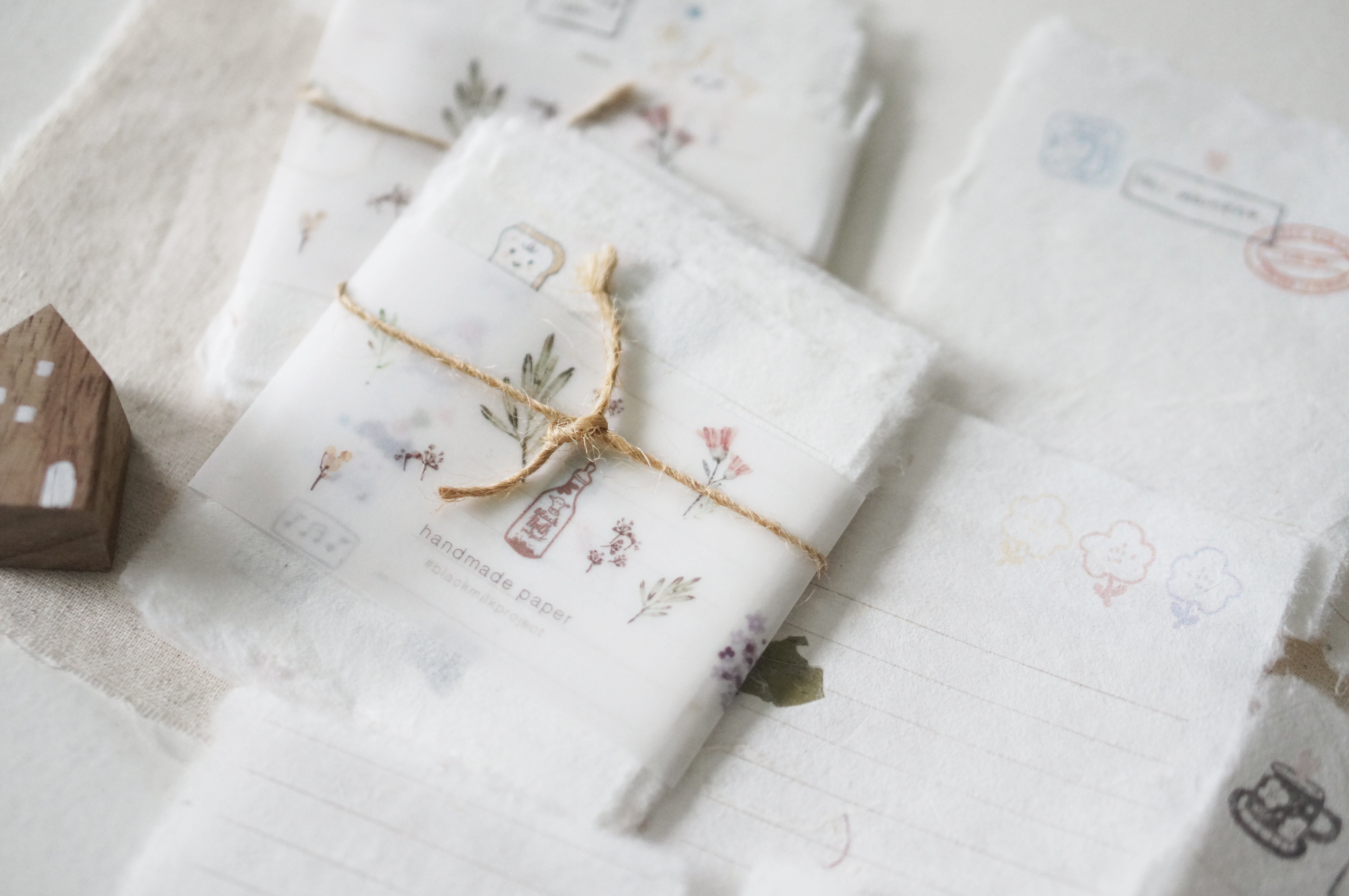 Black Milk Project - 12 Hojas Papel Handmade - This moment