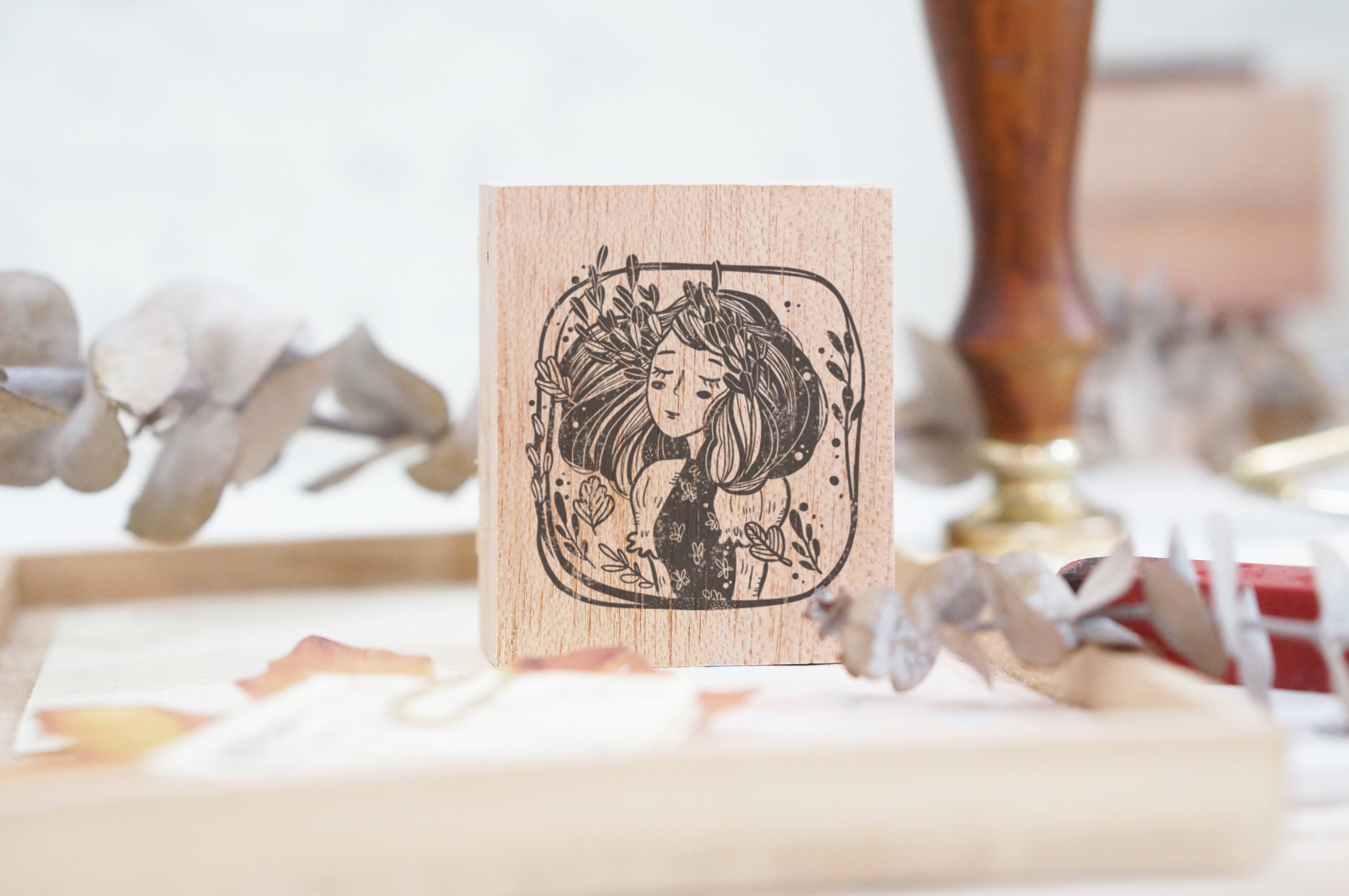 Black Milk Project - Sello de madera - Marigold - Whimsical Portrait