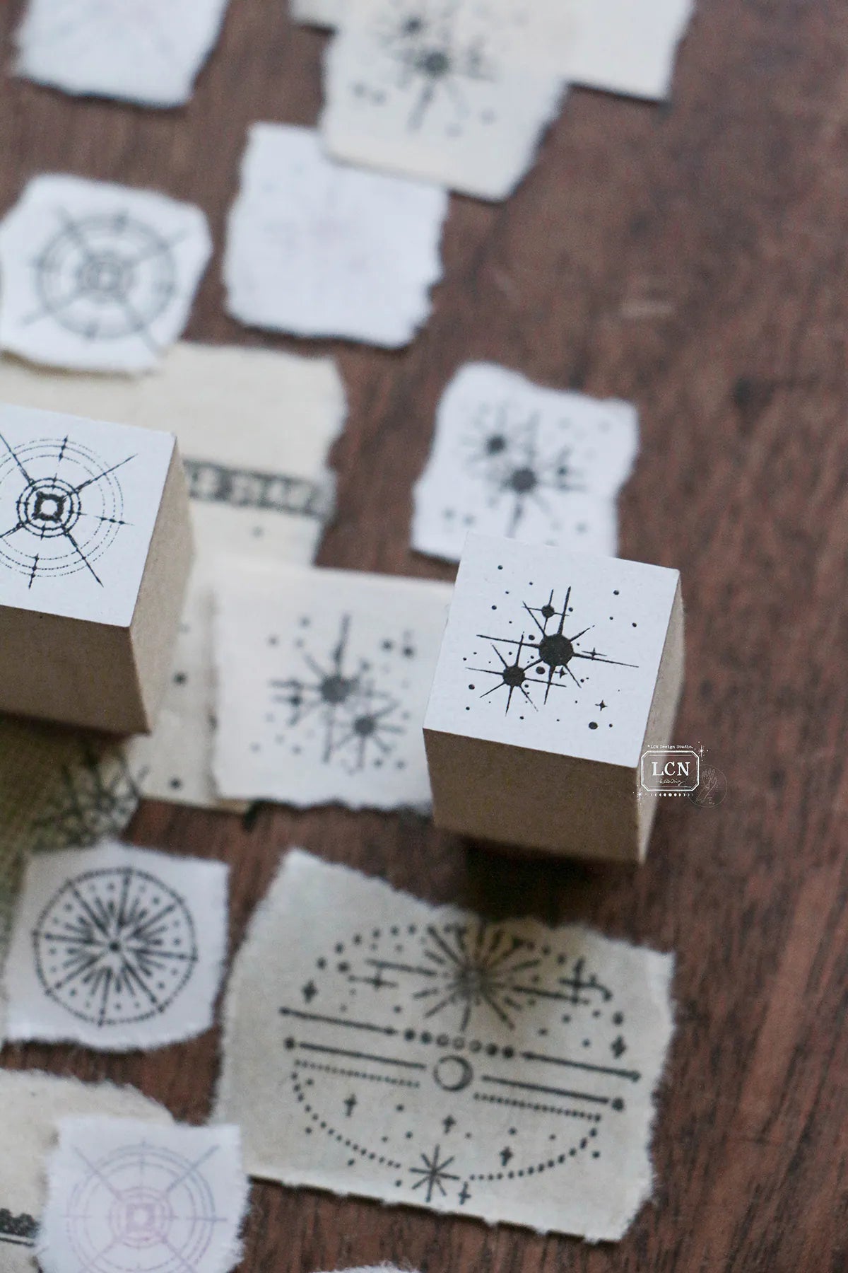 LCN - Set 5 Sellos de Madera - Nebula