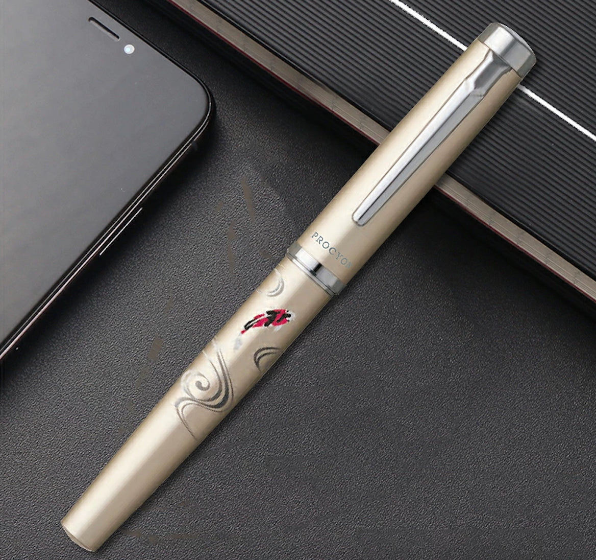 Platinum - Pluma Estilográfica - Modern Maki-e NISHIKIGOI - PROCYON