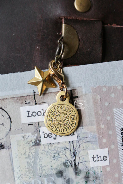 LCN - Colgante de Latón - Brass Charm (varios modelos)