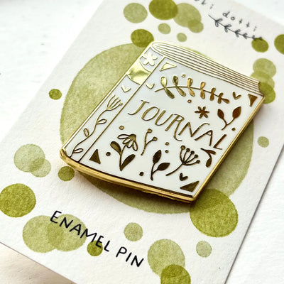 Nikki Dotti - Pin Esmaltado - Journal