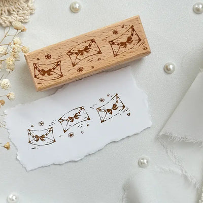 Leela Journals - Sello de madera - Cartas de amor voladoras