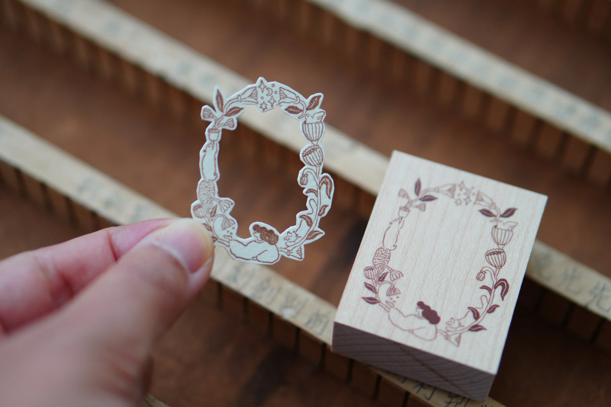 Ivy Snow - Sello de Madera - Whispering Garden Frame
