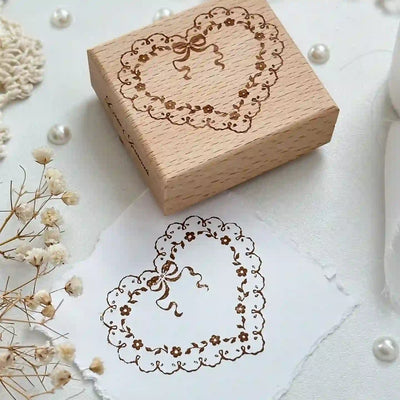 Leela Journals - Sello de madera - Love & Lace