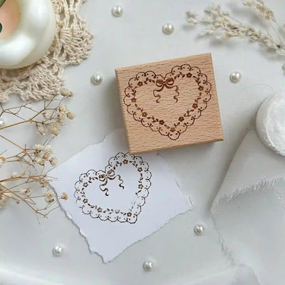 Leela Journals - Sello de madera - Love & Lace